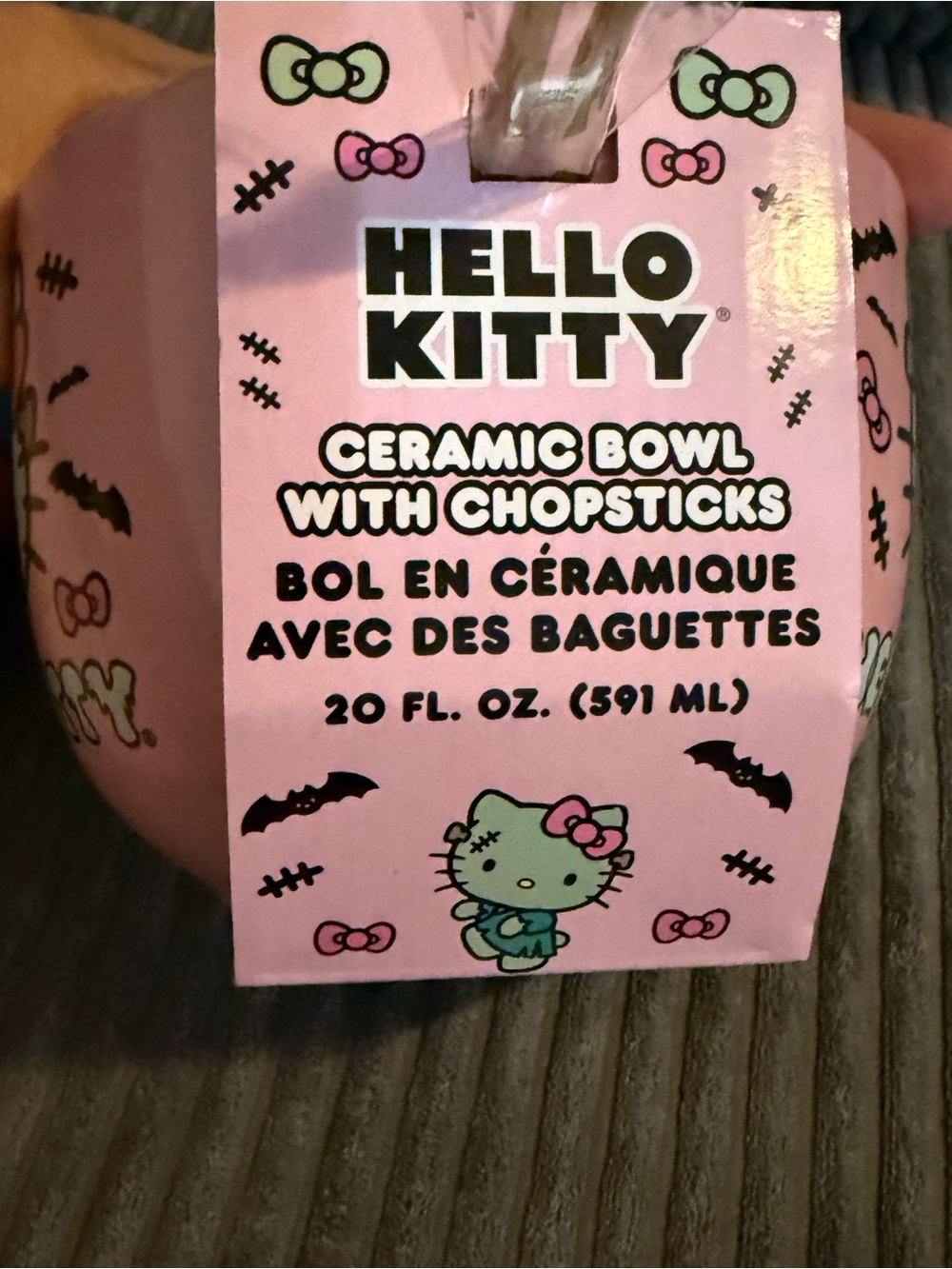 Hello Kitty Pink Ceramic 20oz Ramen Bowl w/ Chopsticks- Halloween Themed NWT - Picture 6 of 7